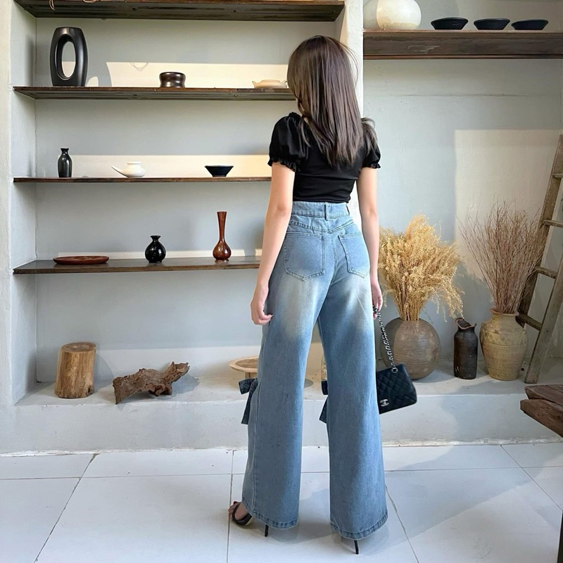(s,m) ชุดยีนส์ เสื้อแขนตุ๊กตา แต่งโบว์มุก+กางเกงยีนส์เอวสูง งานป้าย jusmint