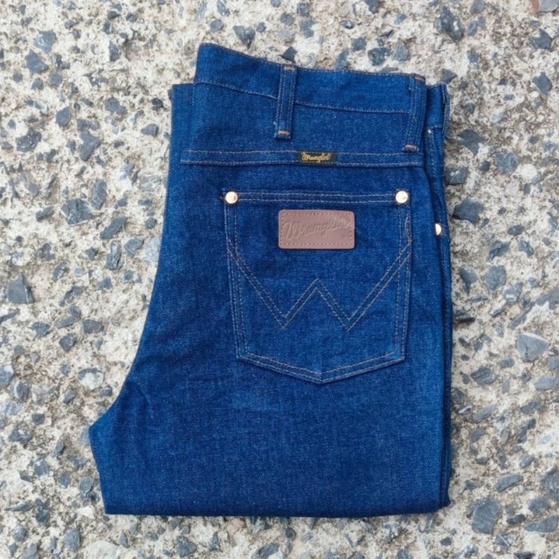W1/32 กางเกงยีนส์มือสอง Wrangler รุ่น 936DEN เอววัดจริง 32" ยาวทั้งตัว 42" ปลายขา 8.5" ผลิต USA 