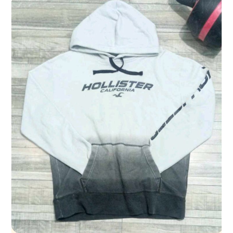 HOLLISTER CALIFORNIA สเวตเตอร์ฮู้ดมือสอง