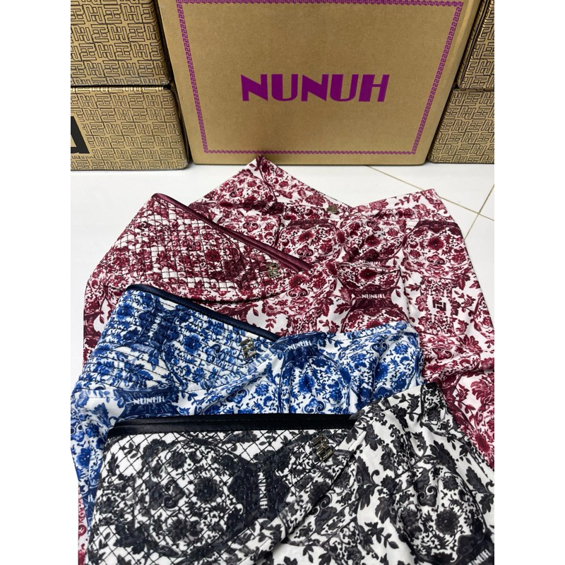 NUNUH PORCELAIN นูนูห์ลายแจกัน