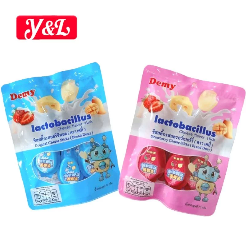 ขนมชีสสติ๊กรสนมและสตรอเบอร์รี่ 1 ห่อ 5 ชิ้น