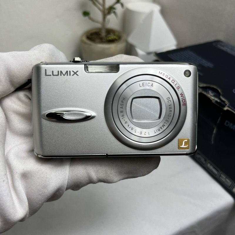 LUMIX FX01(รุ่นหายาก) รุ่นคุณเก้าสุภัสรา กล่อง