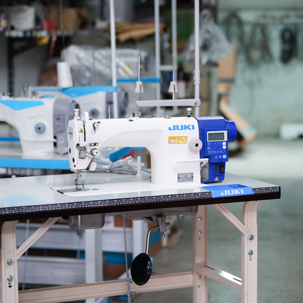 จักรเย็บคอมไดเร็ค JUKI DDL-7000A-7 จักรเข็มเดี่ยว จักรเย็บคอมจูกิ จักรคอมพิวเตอร์ จักรเย็บ เสียงเงียบ ประหยัดไฟ ราคาถูก
