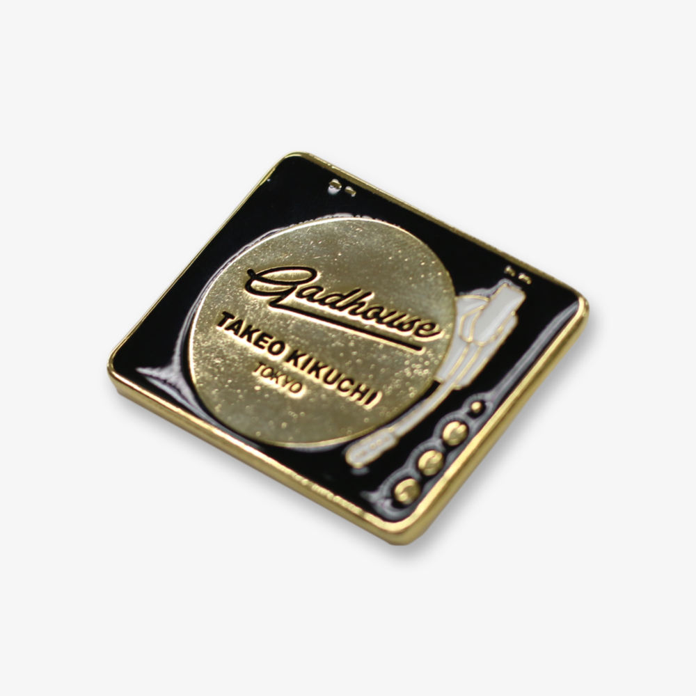 TAKEO KIKUCHI เข็มกลัด GADHOUSE X TAKEO KIKUCHI RECORD PLAYER BADGE