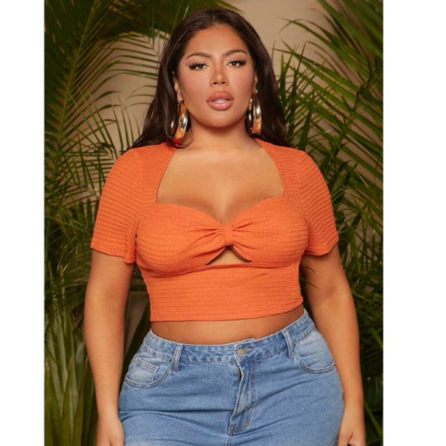 มือ 2 SHEIN SXY 0XL พลัส เสื้อยืด ครอป คัตเอาท์ ปมด้านหน้า