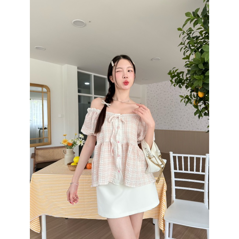 miniminey🌸เสื้อแขนตุ๊กตากระดุมหน้า ลายผ้าแบบคุณหนูละมุนสุด น่ารักมากๆ