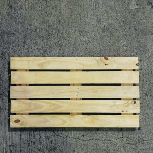 ไม้รองของร้อน วางของ ตกแต่ง ไม้สนนอก70x70x2.5 cm.