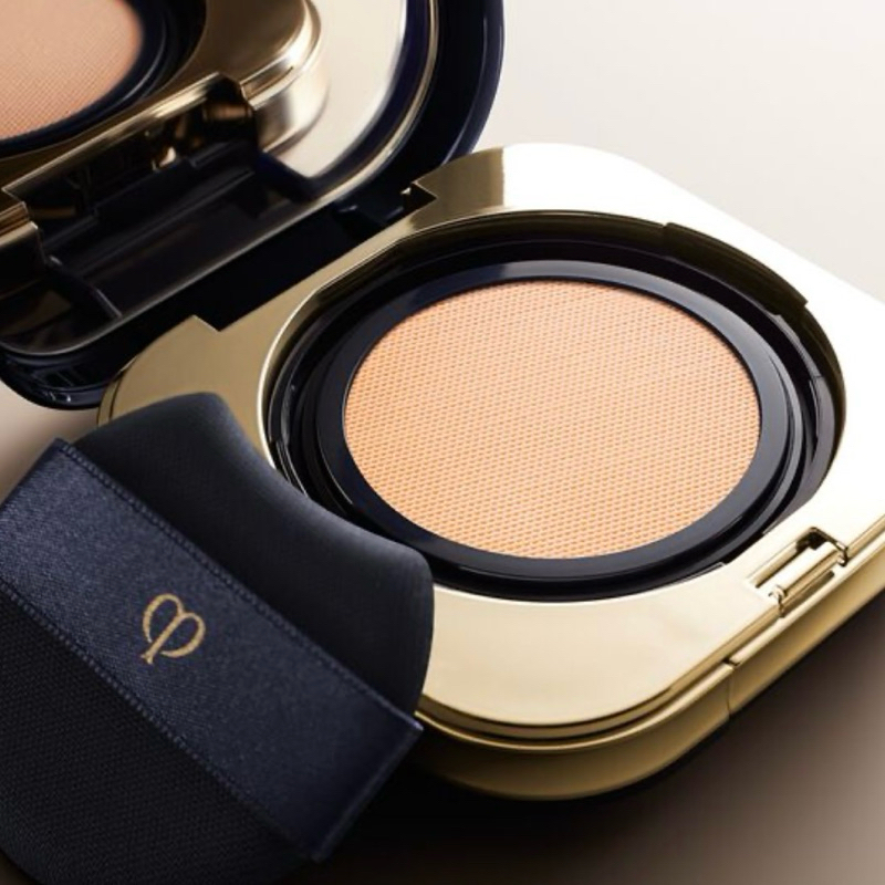 (📍สินค้าเคาเตอร์แท้ 💯%) CLE DE PEAU BEAUTE CUSHION ÉRADIANT CUSHION FOUNDATION NATURAL SPF 25 • PA+++
