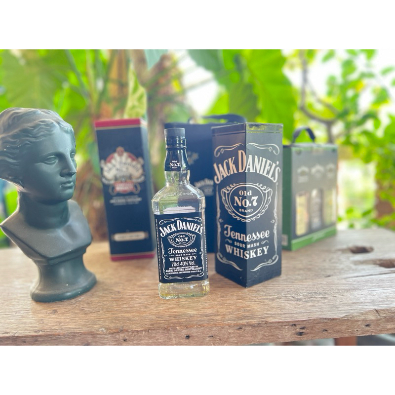 ขวดเปล่า Jack Daniel's 70cl (พร้อมกล่อง)