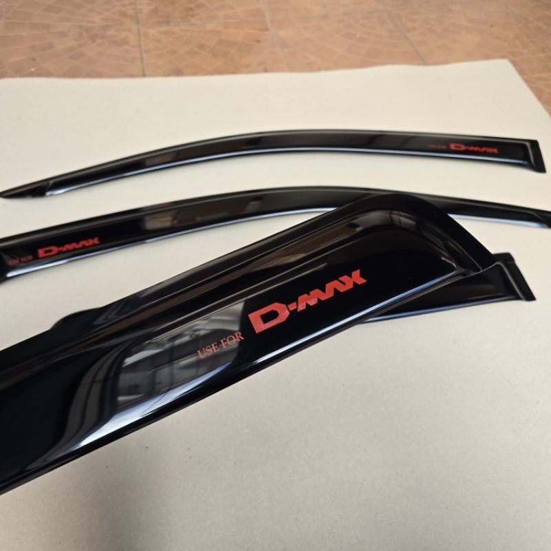 กันสาด คิ้วรถยนต์ isuzu d-max ดำโลโก้แดง ใส่ปี 2002-2011 และปี 2012-2019 มีรุ่นแคป/4ประตู/ตอนเดียว