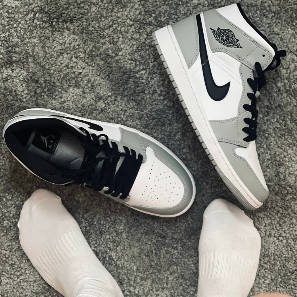 ไนกี้ รองเท้าวิ่ง Nike รองเท้า Air Jordon 1 Low Light “Smoke Grey” รองเท้ากีฬาชายและหญิง รองเท้าผ้าใบ ของแท้ 💯%