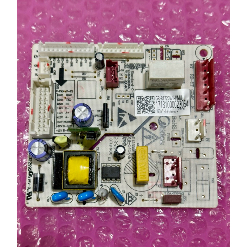 บอร์ดตู้เย็น TOSHIBA รุ่น UR-BCD572WX-SQ
