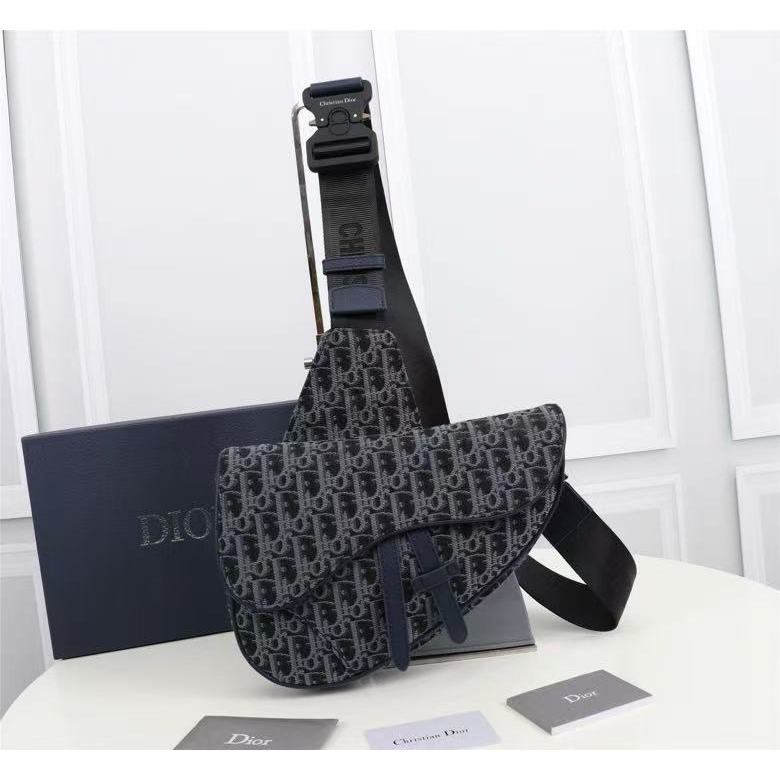 DIOR Saddle Dior Oblique กระเป๋าอานสำหรับผู้ชาย 1079