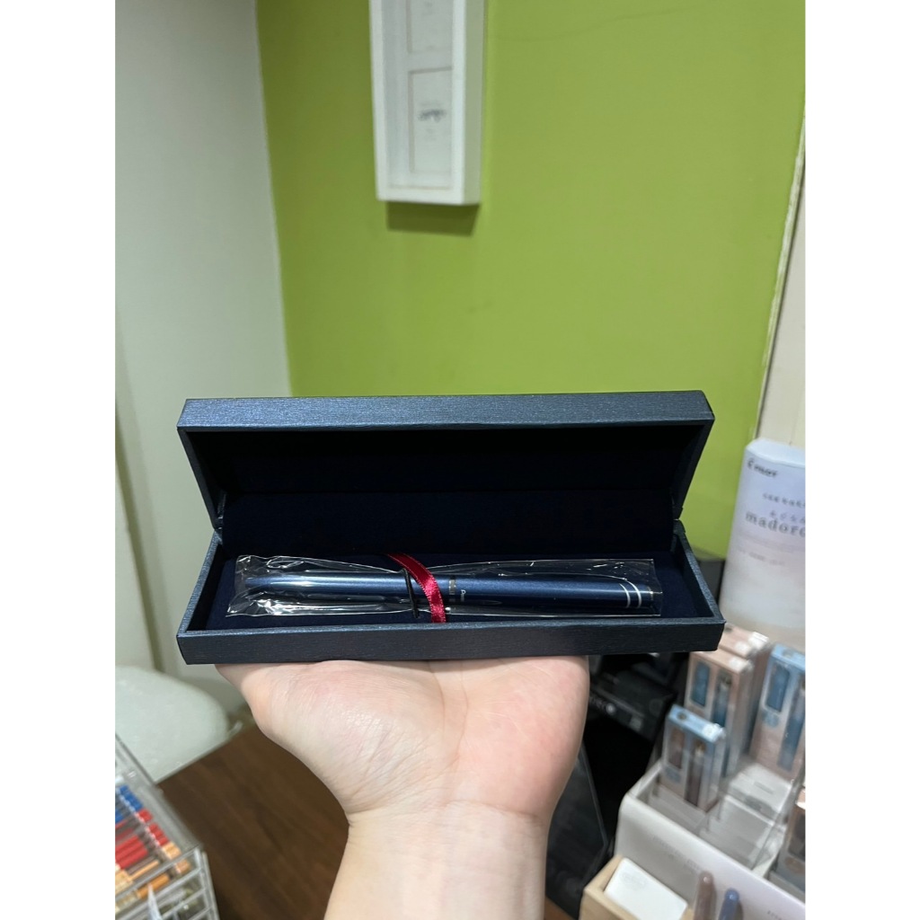 ปากกาเจล Pentel Sterling 0.7 แบบหมุนเปิด หมึก Energel น้ำเงิน มาพร้อมกล่องใส่สุดหรู