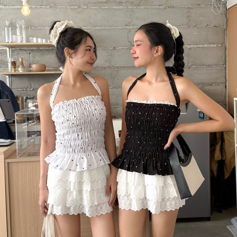 𝒕𝒖𝒃𝒆 𝒕𝒐𝒑 เสื้อคล้องคอ (𝟑𝟒𝟗.-) เสื้อเกาะอกคล้องคอลายจุดสม็อครอบตัวกระโปรงผ้าลูกไม้ระบาย มีซับใน ผ้าไม่บาง เอวสม็อคยางยืด