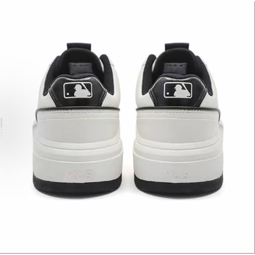 MLB Chunky Liner Pu Snique charm Sneakers รองเท้าผ้าใบ