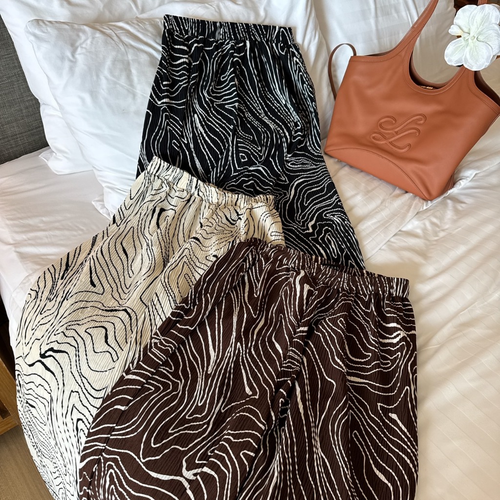 Pleat Pants-ขายาวอัดพลีท เนื้อผ้าใส่สบายพิมพ์ลายกราฟฟิก  รุ่น P15 - Mesave