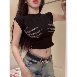Vogue🌟พร้อมส่ง🌟 เสื้อครอปแขนสั้น มีฟองน้ำ ดีเทลลายเพชร (FY3519)