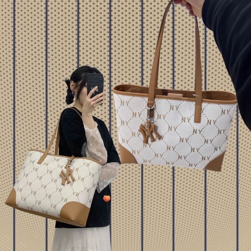 กระเป๋า MLB CANVAS HAND BAG