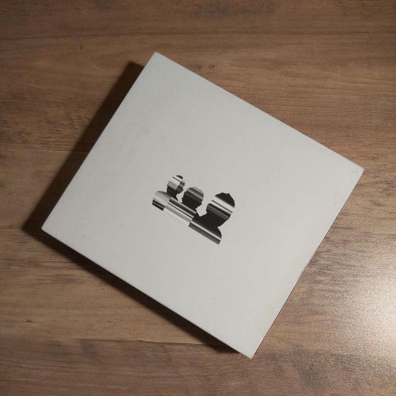 Moderndog wake up at ten. live at indoor stadium.