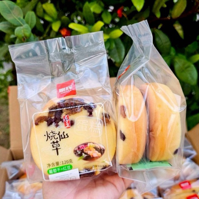 เค้กไข่กลมรสนม ผสมใส้ลูกเกดและถั่วแดง เค้กไข่กลมชิ้นใหญ่ ห่อละ 120 กรัม