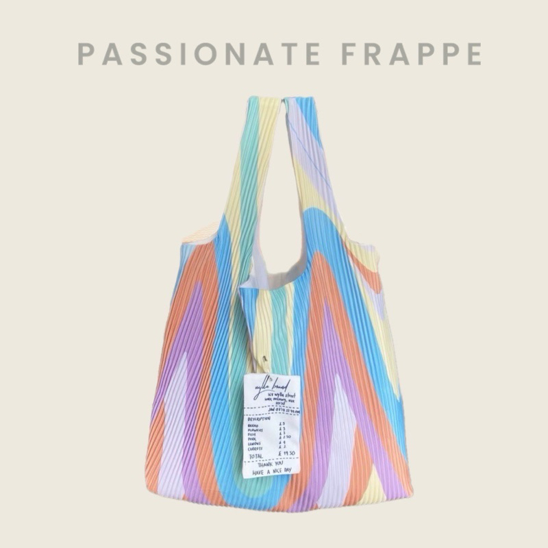 Wyllabrand กระเป๋าผ้าพลีท Passionate Frappe
