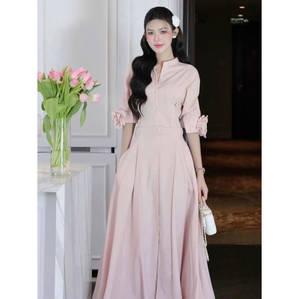 LLB168 LALA BELLE ชุดเดรสยาวคอจีนกระดุมหน้ายาว แขนสามส่วนแต่งดอกกุหลาบ [2PM]