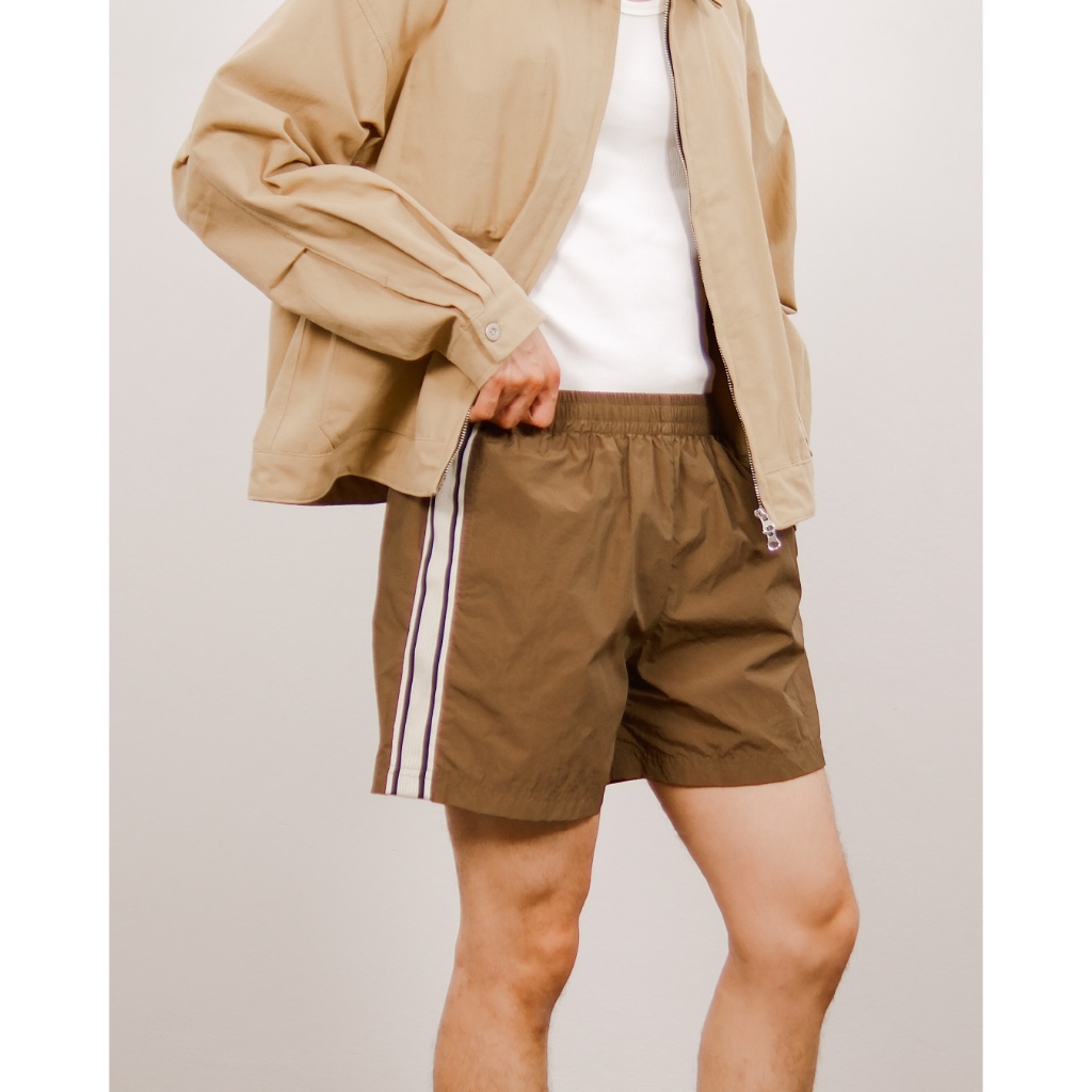 Nylon Track Shorts in Chocolate Brown | กางเกงขาสั้น สไตล์สปอร์ต ผ้าไนล่อน สีน้ำตาลไหม้
