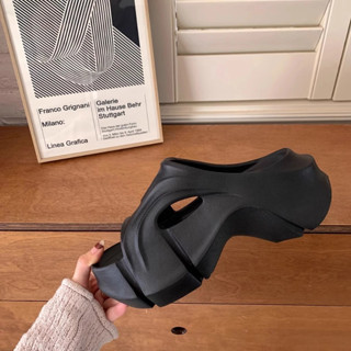 รองเท้าสุขภาพผู้หญิง พื้นหนา 5 ซม. กันลื่น นุ่ม ทนทานต่อการส…