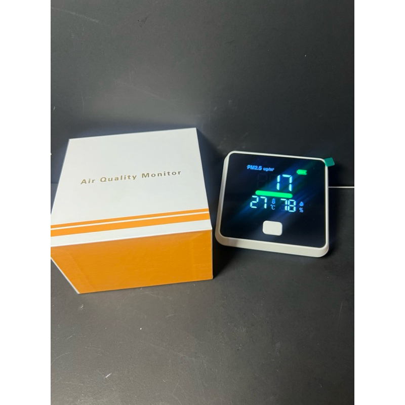 เครื่องวัดฝุ่น PM2.5 พร้อมสายชาร์ต
