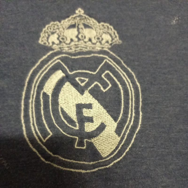 เสื้อยืดคอบอลงานเก่า Real Madrid CF
