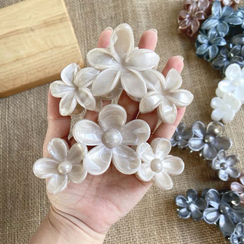 [11cm] กิ๊บหนีบผมรูปทรงดอกไม้เรียง3ดอกแต่งลายหินอ่อนสีเอิร์ทโทน ราคาต่อ1ชิ้น
