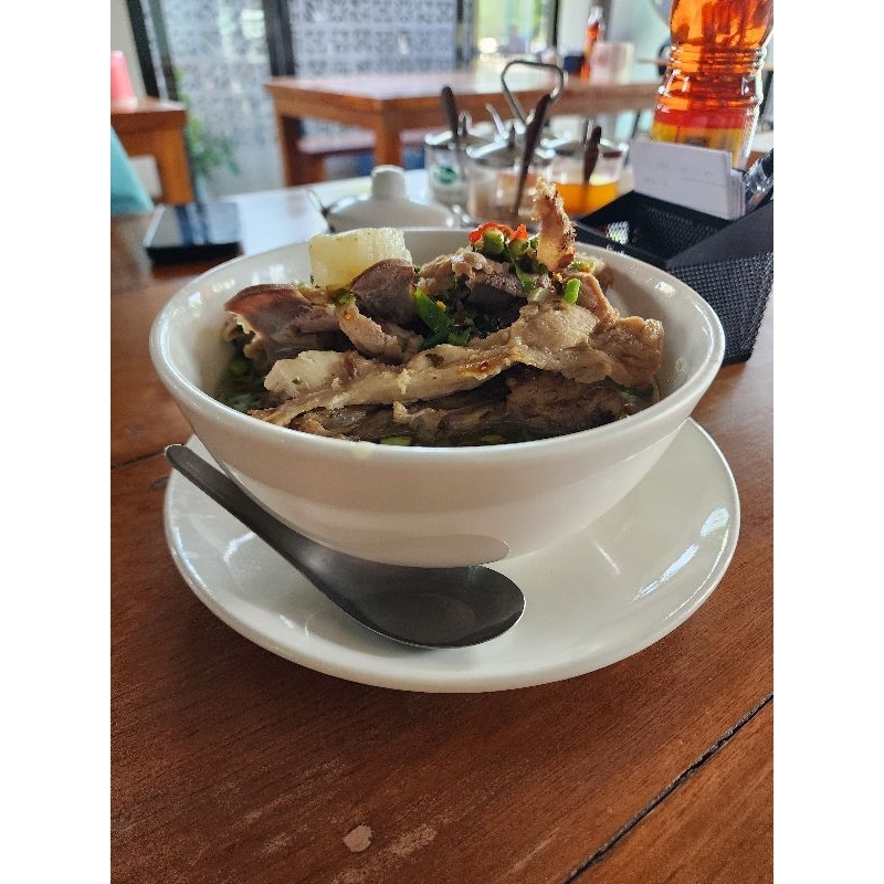 จานเซรามิคสีขาว ถ้วยชาม​เนื้อพอสเลน