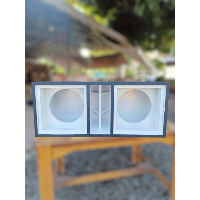 ตู้ลำโพงซับเบสฟาด10นิ้วไม้อัดแท้หนา20มม.พ่นสีขาวด้านในฝาอะคริลิค