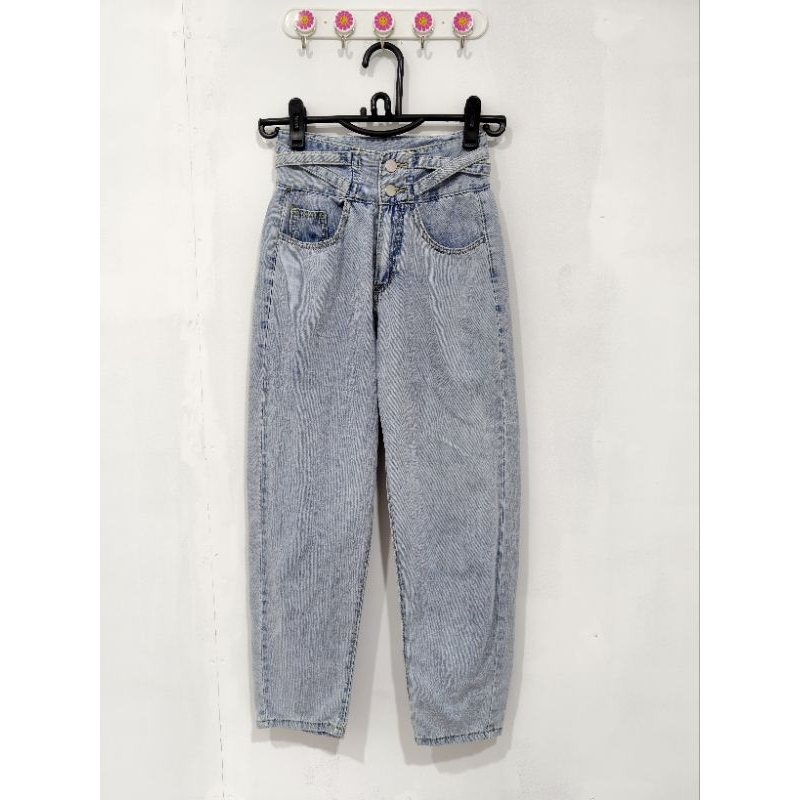 เสื้อผ้ามือสอง มือ2 ราคาถูก 🌷แบรนด์ Pradap (ประดับ) ทรงเอวสูง S เอว24" สะโพก 32" ยาว 35"