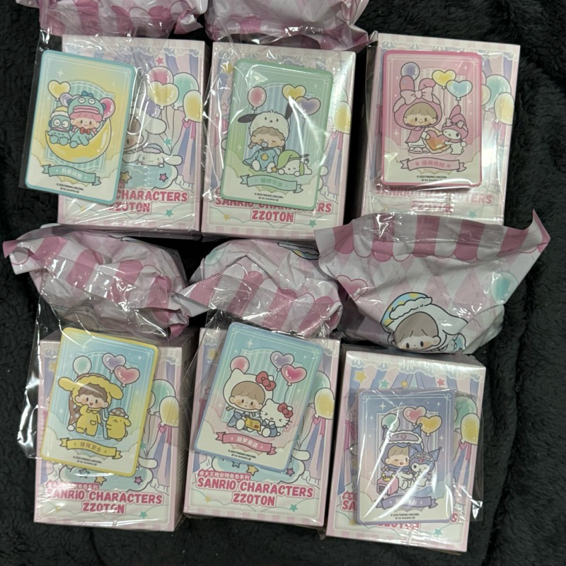 FINDINGUNICORN ZZOTON x SANRIO Characters series figure