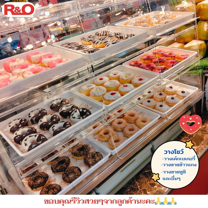 roacrylic ตู้อะคริลิคใส ตู้โชว์โดนัทและเค้กดีไซน์พรีเมี่ยม รุ่น 3 ชั้น มีฝาปิด-เปิด สีใส มี 3 ขนาดให้เลือก - รูปที่ 3