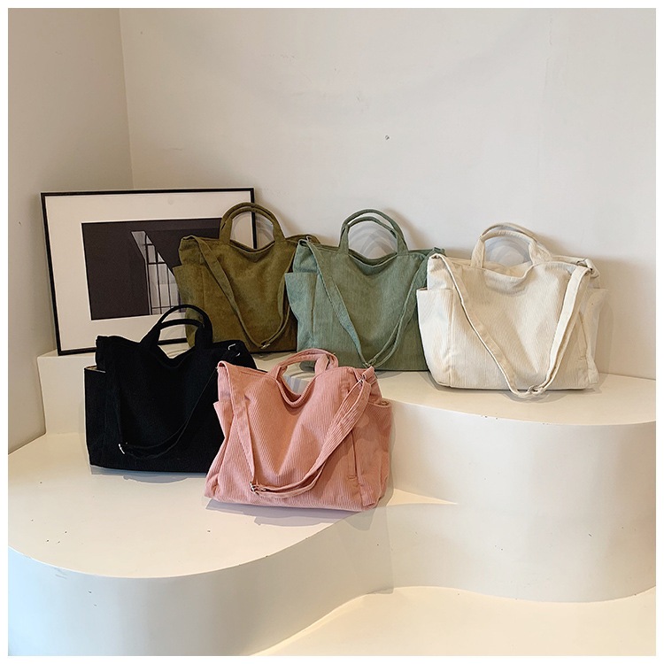 C238 ส่งจาก🇹🇭 กระเป๋าสะพายผ้าลูกฟูก  มีช่องใส่ของด้านข้าง ขนาด 1ุ6 นิ้ว วัดส่วนที่ยาวสุด