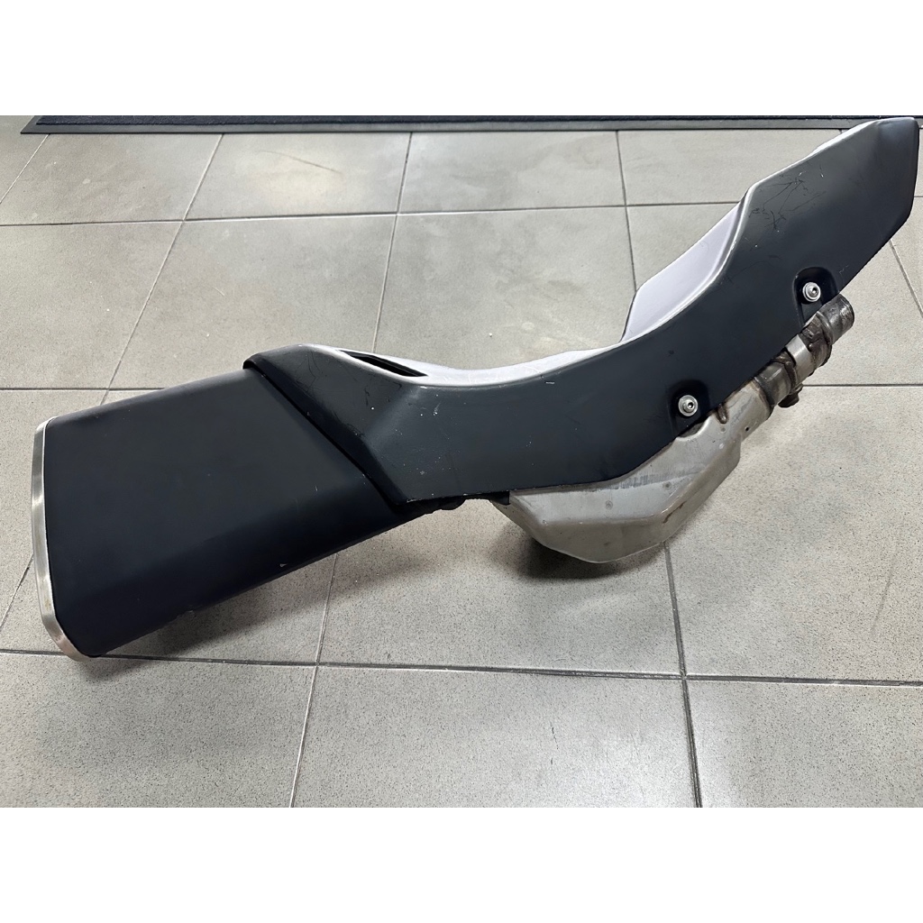 ท่อเดิมแท้ มือสอง Z800 ตรงรุ่น ไม่มีสายเซอร์โวแต่มีการ์ดท่อ