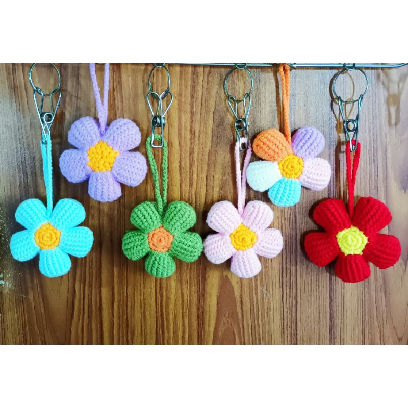 พวงกุญแจดอกพองไหมพรม, ถักไหมพรหม, ที่ห้อยกระเป๋าไหมพรหมถัก ,ดอกไม้โครเชต์