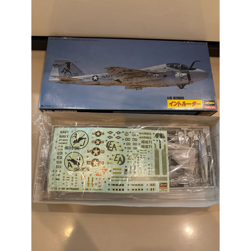 โมเดลเครื่องบินรบใหม่ๆ Hasegawa 1/72 A-6E Intruder เป็นเครื่องบินรบสงคราม ประกอบไม่ยากคุ้มๆยังไม่แกะ