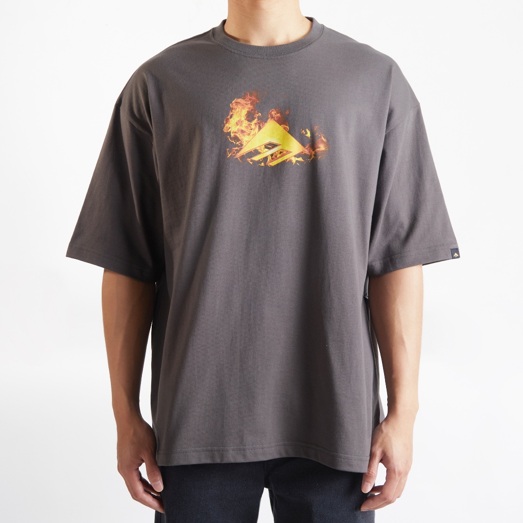 EMERICA เสื้อยืด TRIANGLE BLAZE S/S TEE 2025