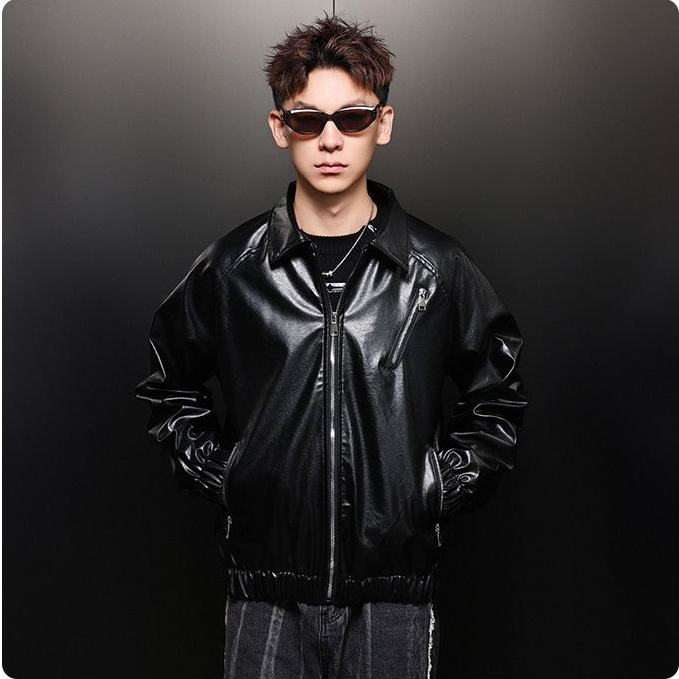 🔥COD🚚ผู้ชายคลาสสิกเรียบง่ายหนังยืนปกเสื้อหนังสีดำแจ็คเก็ตนักบิน แขนยาว อเนกประสงค์ คุณภาพสูง แฟชั่นสําหรับผู้ชาย 8818