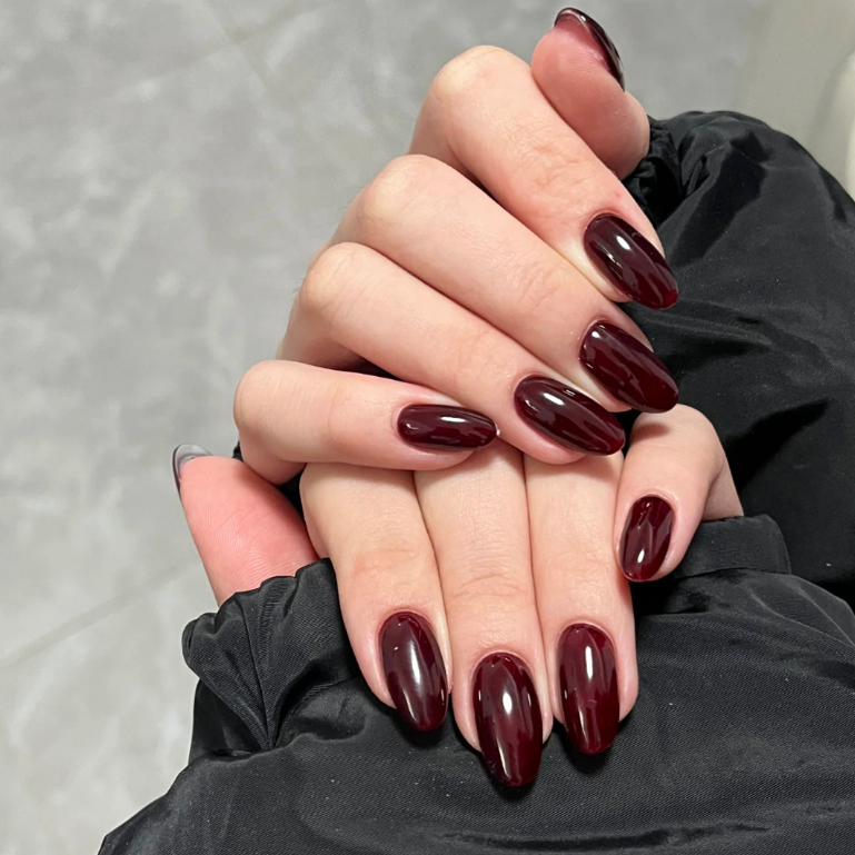 2026 ใหม่✨ เล็บปลอม พร้อมส่ง ยาวกลาง ทรงหยดน้ำ 24 ชิ้น สำเร็จรูป กันน้ำ  สำหรับติดเล็บ แฟชั่นสีเล็บ