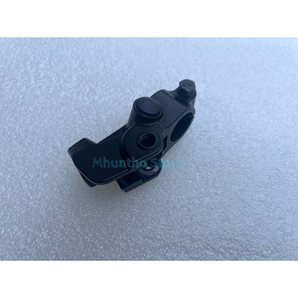 ฐานยึดคลัทช์ หูยึดมือคลัทช์ สินค้าแท้มือสอง KAWASAKI NINJA300 Z300