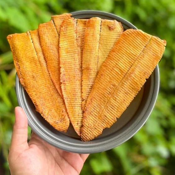 หมึกกรอบสามรส หมึกกรอบซอส3รส แม่สมคิด พร้อมส่ง ส่งตรงจากโรงงาน หอม กรอบ อร่อย สินค้าแตกหักบ้างนะคะ