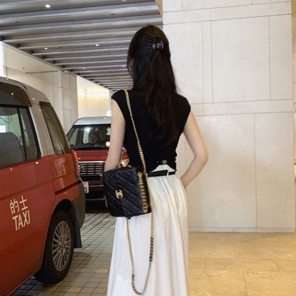 เสื้อยืดแขนสั้น คอกลม สีพื้น ดีไซน์เว้า แต่งเชือกรูดชายผ้าด้านหลัง ผ้าร่อง ยืดเยอะ เสื้อครอป #5602 - รูปที่ 5