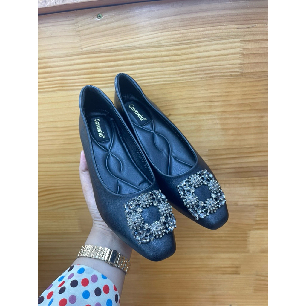 cawavia คัชชูสีดำ ดีเทลหน้าเพรช