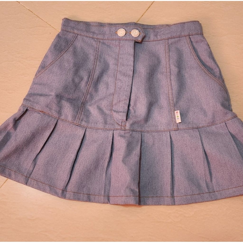 ส่งต่อ กระโปรงแบรนด์ daddy & the muscle academy