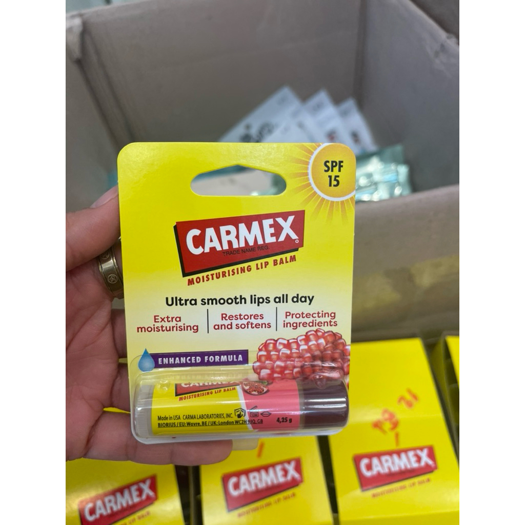 Carmex Moisturising Lip Balm Pomegranate 4.25g.